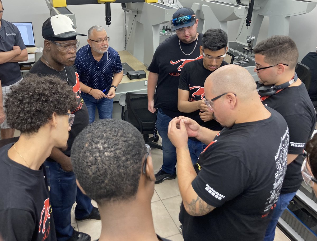 Valencia_AST's tweet photo. Thank you Ryan Tobyansen and Collins Manufacturing for touring the CNC Machining class around the facility!

#ValenciaAST is grateful the students got a chance to see the hi-tech machinery creating a multitude of large and tiny parts. 

#cnc @Haas_Automation @MazakCorp https://t.co/9P4aSsSmvX