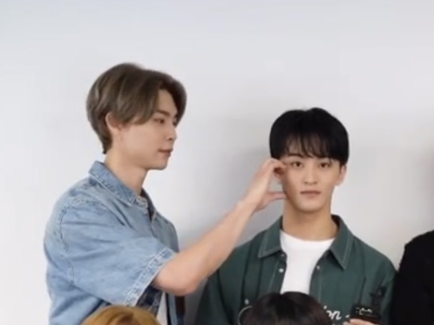 MKLBackseat's tweet photo. since johnmark got back together every day is like waking up to christmas presents under the tree ;; https://t.co/abFZK1X53N