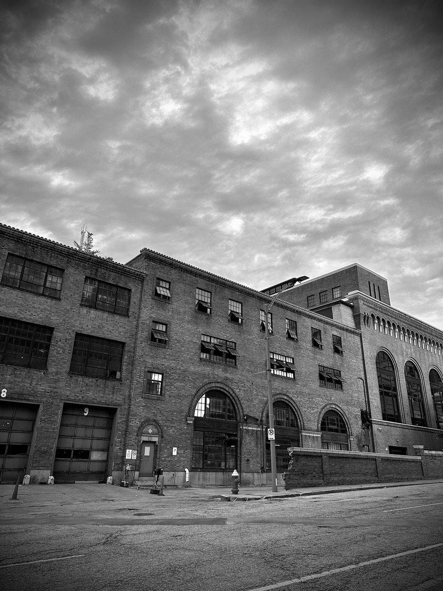 vintiga's tweet image. Random

#RansomStop #RandoSpot #RandomStLouis #Downtown #DowntownStreet #DowntownStLouis #StLouis #WalkAbout #Outside #Photography #PhotographyIsArt #Preset #BlackAndWhite #BlackAndWhitePhotography #ShotOniPhone #iPhone #iPhone14 #iPhone14Max