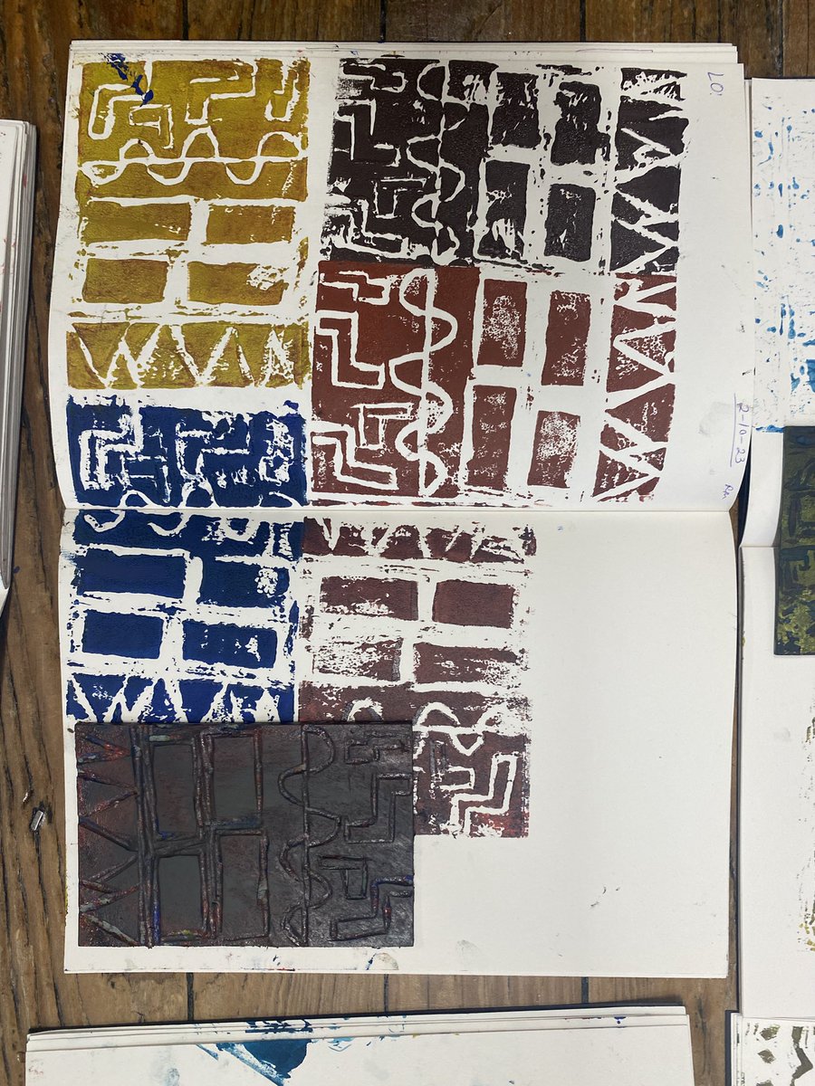 HBasra10's tweet photo. Love a bit of Lino sketchbook printing. Fantastic work from Year 6. 👏🏼 #primaryart https://t.co/wHrTDHy44k