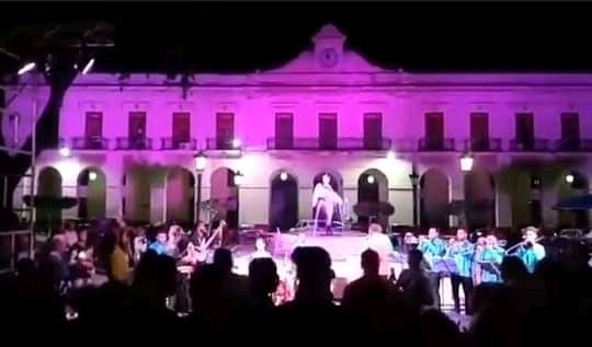 SuselyMorfaG's tweet photo. 330 Aniversario de la bella Atenas de Cuba. Pueblo alegre y vencedor, laborioso, culto y revolucionario como nos catalogó #Fidel. Con la matanceridad que inspira y motiva a defender nuestra raíces.Sus puentes, ríos y su deslumbrante bahía #MatanzasEnamora https://t.co/ryT7imiKW2