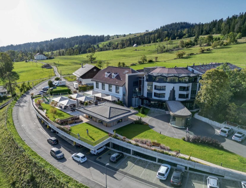 vmatthey's tweet photo. Merci à Thefamilyof5 pour sa visite et pour l’article sur La Chaux-de-Fonds. « La Chaux-de-Fonds is a really great family destination »  #PaysdeNeuchatel #tourisme @lachauxdefonds @Jura3Lacs @Etat_Neuchatel @MySwitzerland_f  https://t.co/gjkkzXUbAW https://t.co/DFtdNlPVBX