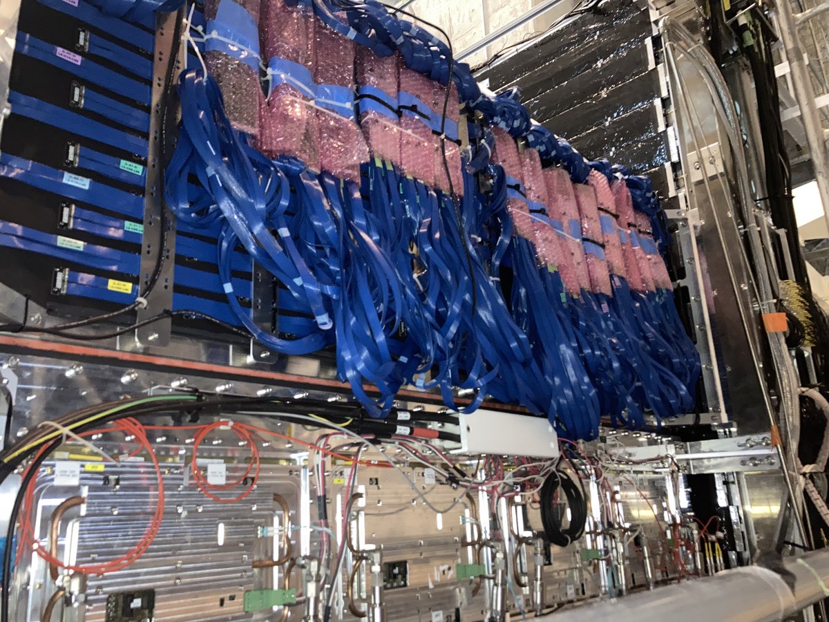 📢 milestone alert! 
The #SuperFGD is officially installed in the #ND280 basket today! Witness this remarkable moment through the attached photos. Congratulations to everyone who worked on this challenging project!
#ND280upgrade #T2K #JPARC