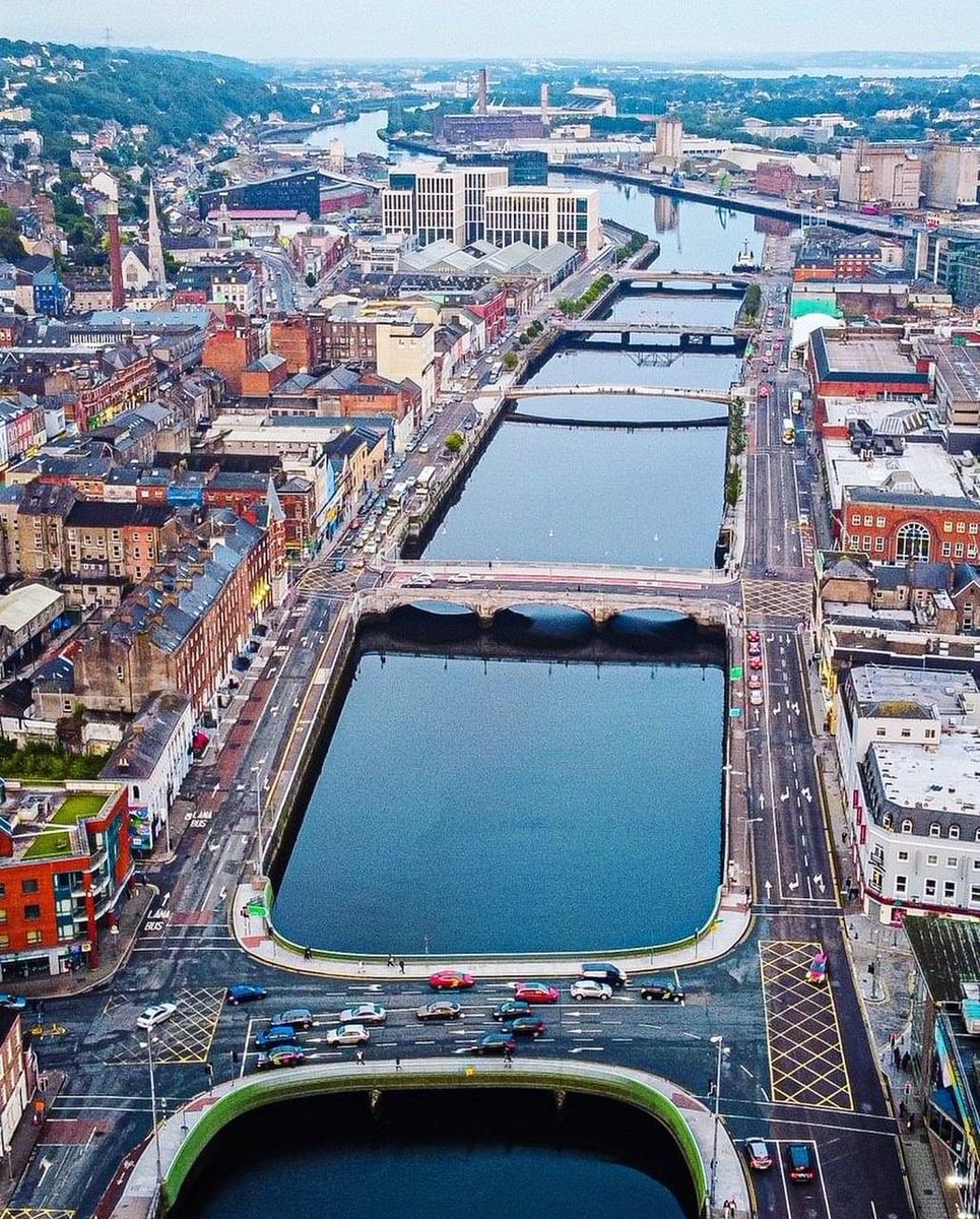 MacJordaN's tweet photo. This is the city of Cork in Ireland. This could also be a Accra but.... 
🤦🏾‍♂️🤦🏾‍♂️🤦🏾‍♂️ #AccraTheCleanestCity #AccraCity #Cork https://t.co/LHPgzCwKk4