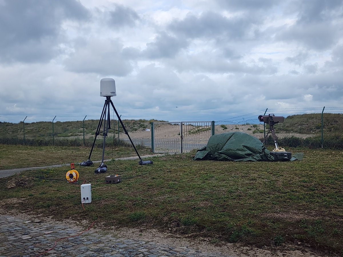 Centerforsecur1's tweet photo. #KEMEA participated in the second trial exercise of the #COURAGEOUS project in Nieuwpoort, Belgium, at the Military base of Lombardsijde. The session entailed testing of each solution against varied drone scenarios using different techniques.

RM https://t.co/uzEkRvD78k https://t.co/qAEN184mGL