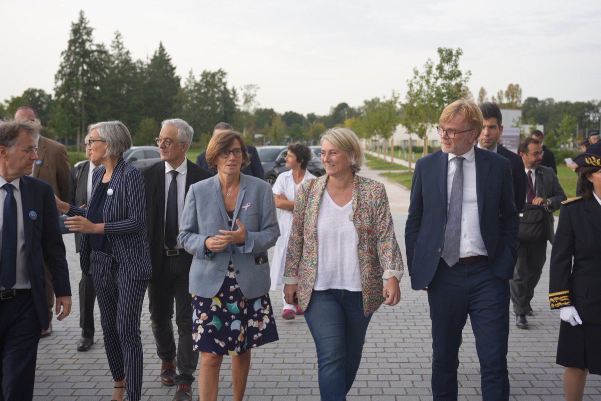 stephanie_rist's tweet photo. La création du #CHU d’Orléans est un atout pour notre territoire en terme d’attractivité. 

La formation, l’accès aux soins et la recherche seront renforcés, notamment en formant davantage de médecins. Cette convention s’inscrit pleinement dans les politiques en faveur de la santé que nous menons depuis 2017 !
