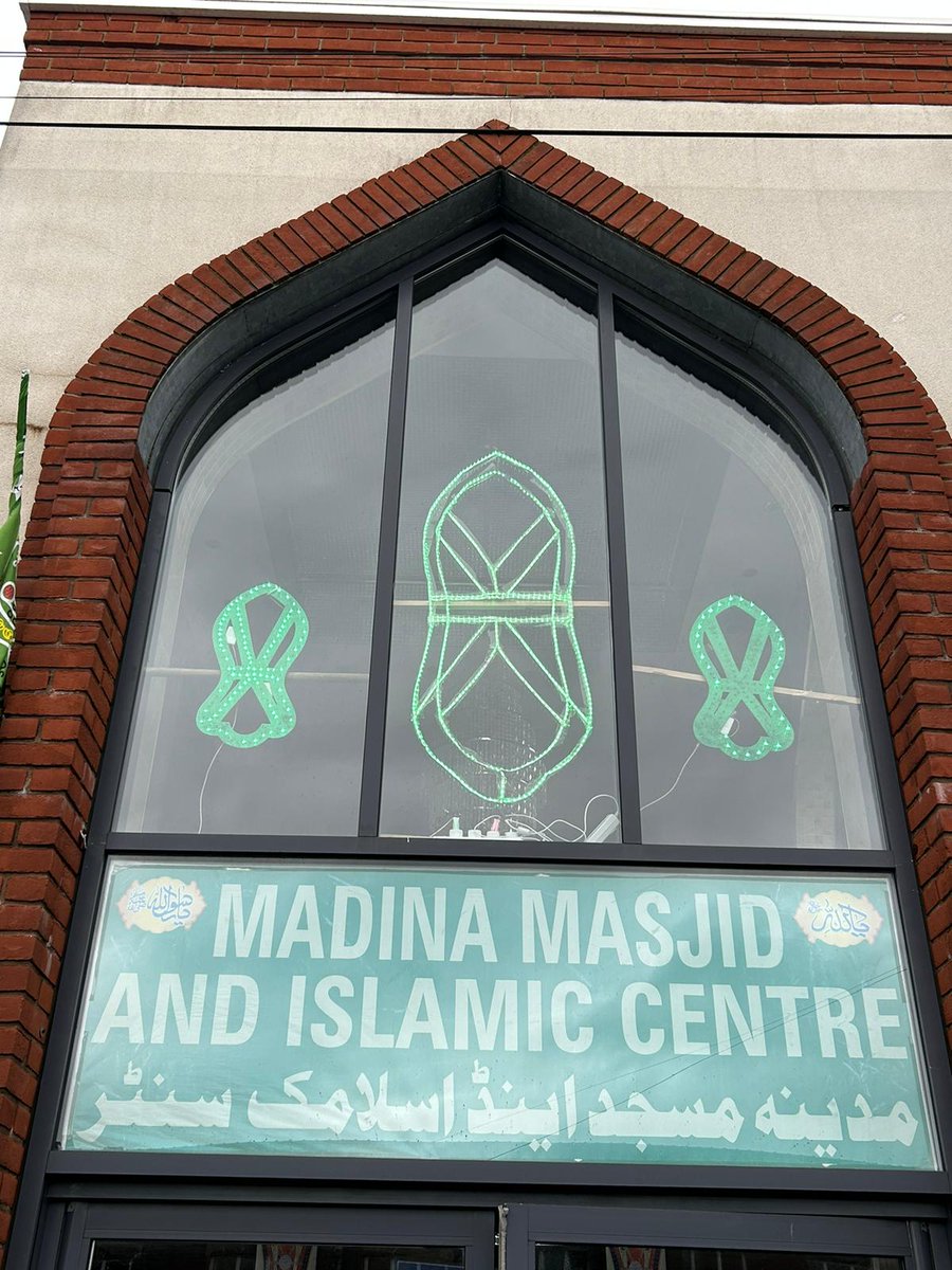 Day 3 of the AHP Road trip of Oldham #AHPsDay A visit to one of our mosques to listen, learn and improve. Shelley even managed to advice on walking aids. Lots of ideas to take forwards @Paula_Baker1 @kaymiller72 @VictoriaDicken4 @sharmainebrail1 @tracyleegilbri1 @Shabana0055991