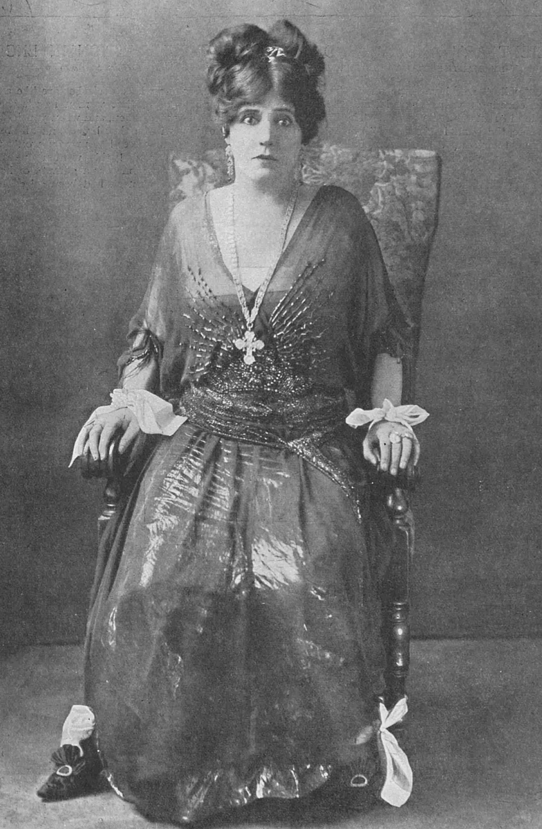 fossroger's tweet photo. #OCTOBER1917 The spectre of death haunting wartime Britain hovers over ‘The Thirteenth Chair’ at the Duke of York’s theatre starring Mrs Patrick Campbell as a bogus psychic summoning the spirit of a murdered man during a seance. ‘The play would not exist without her’ - The Sketch https://t.co/4JceLuB9RK