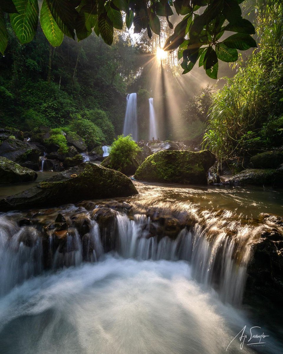 wonderfulid's tweet image. Ready for a splash of fun at Air Terjun Grenjengan Kembarn, Magelang? Let the cascading waters enchant your adventure spirit! 📸@ajisasongko81
#CentralJava