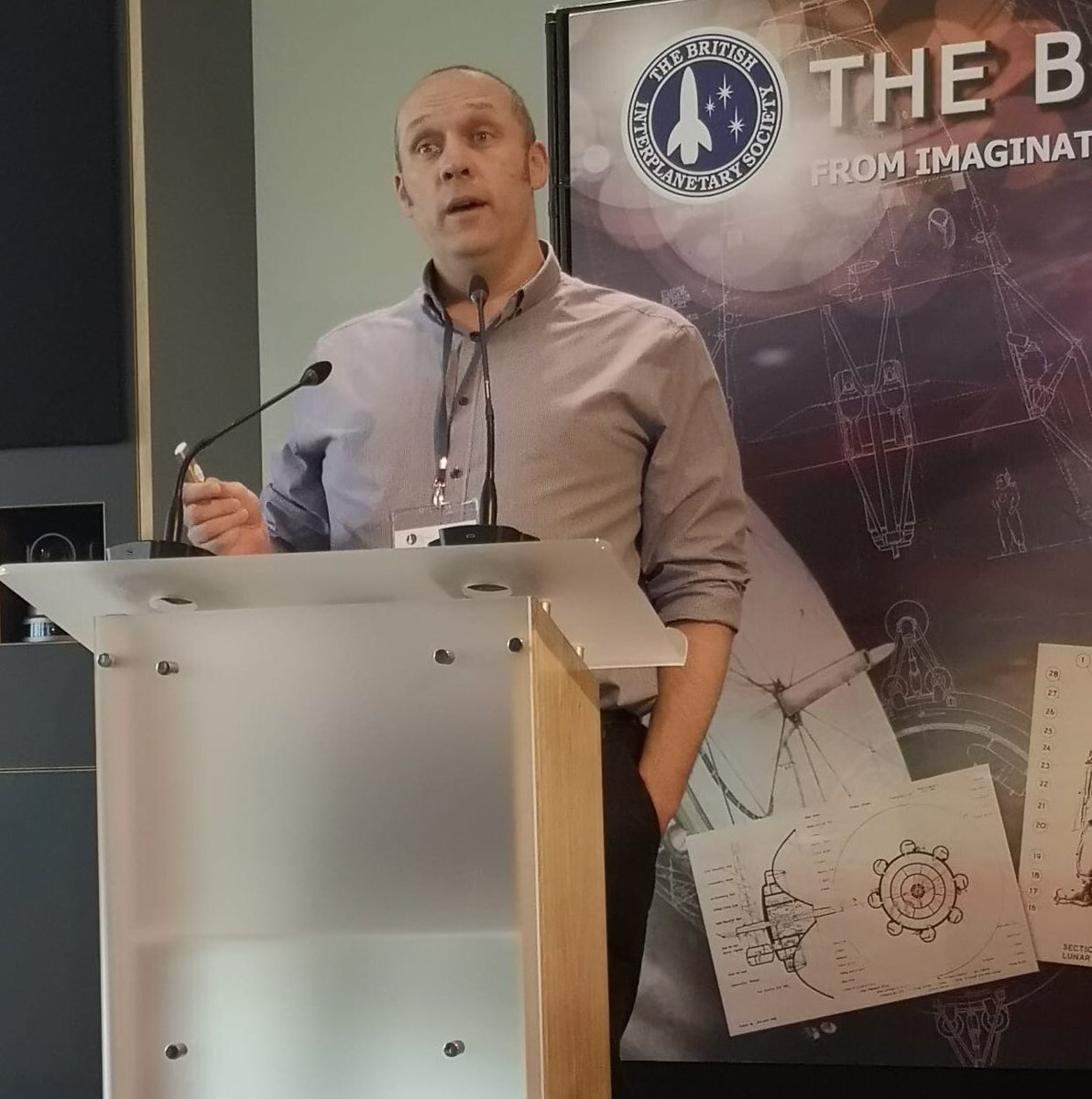 ris_astro's tweet photo. An #RiSpace presentation on a subject of interest to many here: Very Low Earth Orbit (#VLEO) for #Telecommunications - Ian Muirhead from @OfficialUoM https://t.co/S1EV0TyIdC
