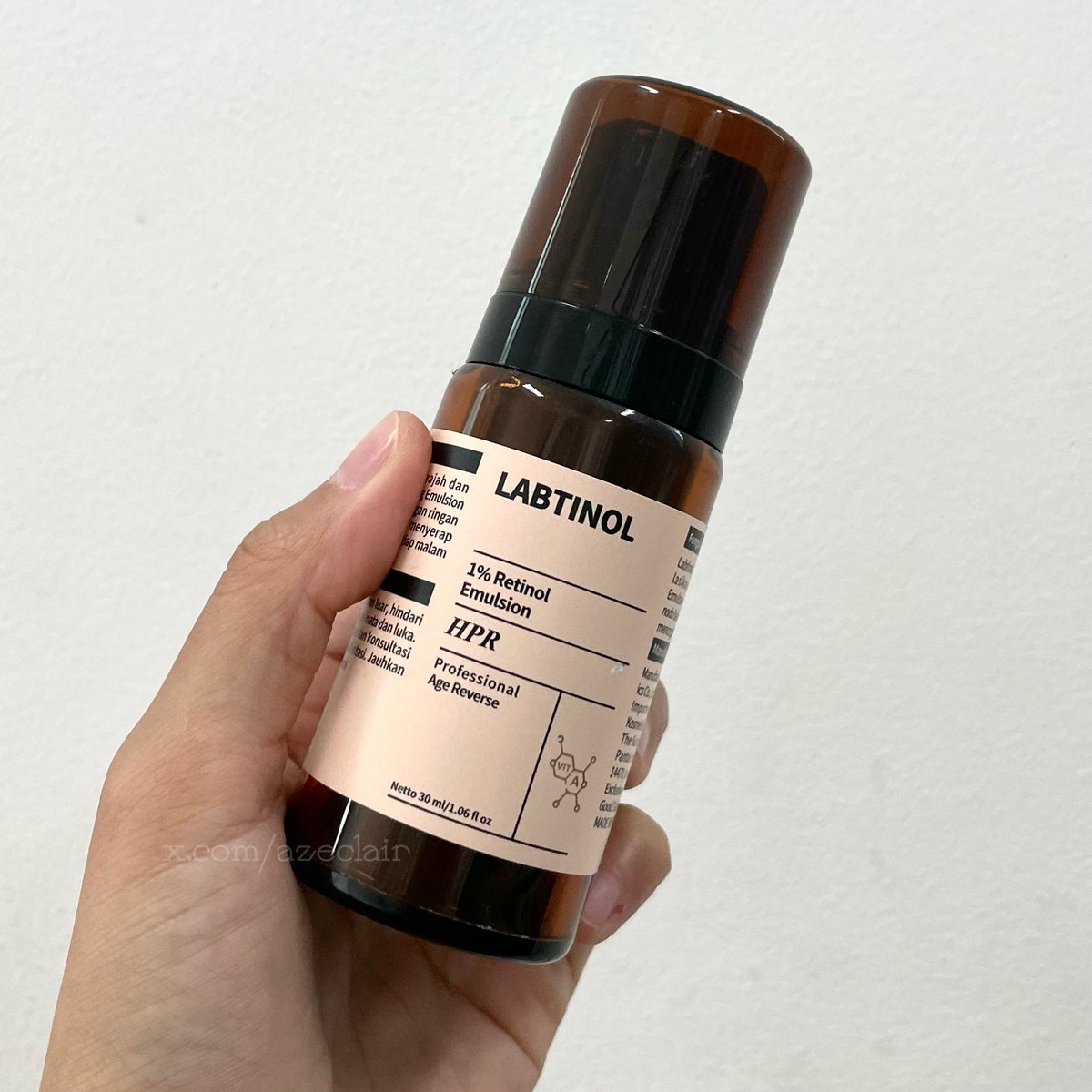 buat yg masih ragu pake retinol, mungkin harus cobain yg HPR dulu deh.

so far punya Labtinol ini terbaik. agak advanced dari produk Labtinol lainnya, tapi masih cukup gentle even dipake di kulit yg lagi jerawatan.
