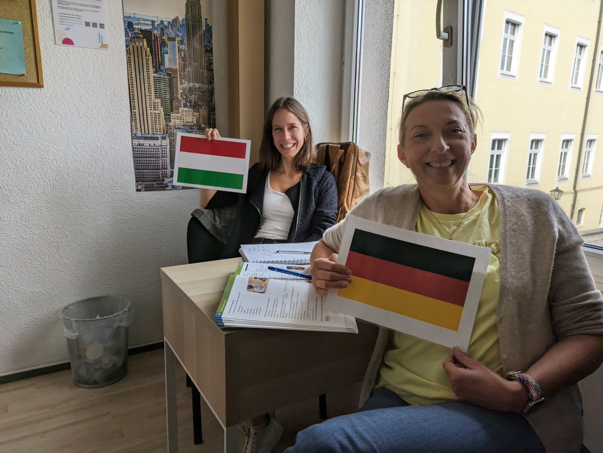SprachaktivFS's tweet photo. Heute mal ein kurzer Besuch bei unserer Ungarischlehrerin Fruzsina in ihrem Ungarisch Privatkurs bei uns! 👋👍🙂 https://t.co/pNhXuKAOvR