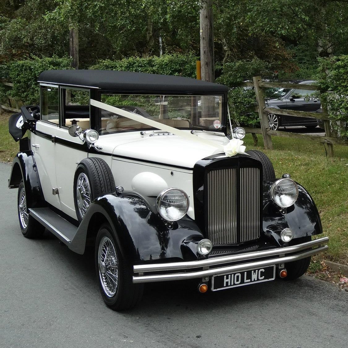 Today we've the #wedding of Rachael & Michael who are using one of our Regent Landaulets in black & ivory. Their wedding is taking place at St Marks Church #GreatWyrley & @TheGeorgeHotel #Lichfield. We thank them for choosing Love Wedding Cars! #weddingcars #gettingmarriedtoday