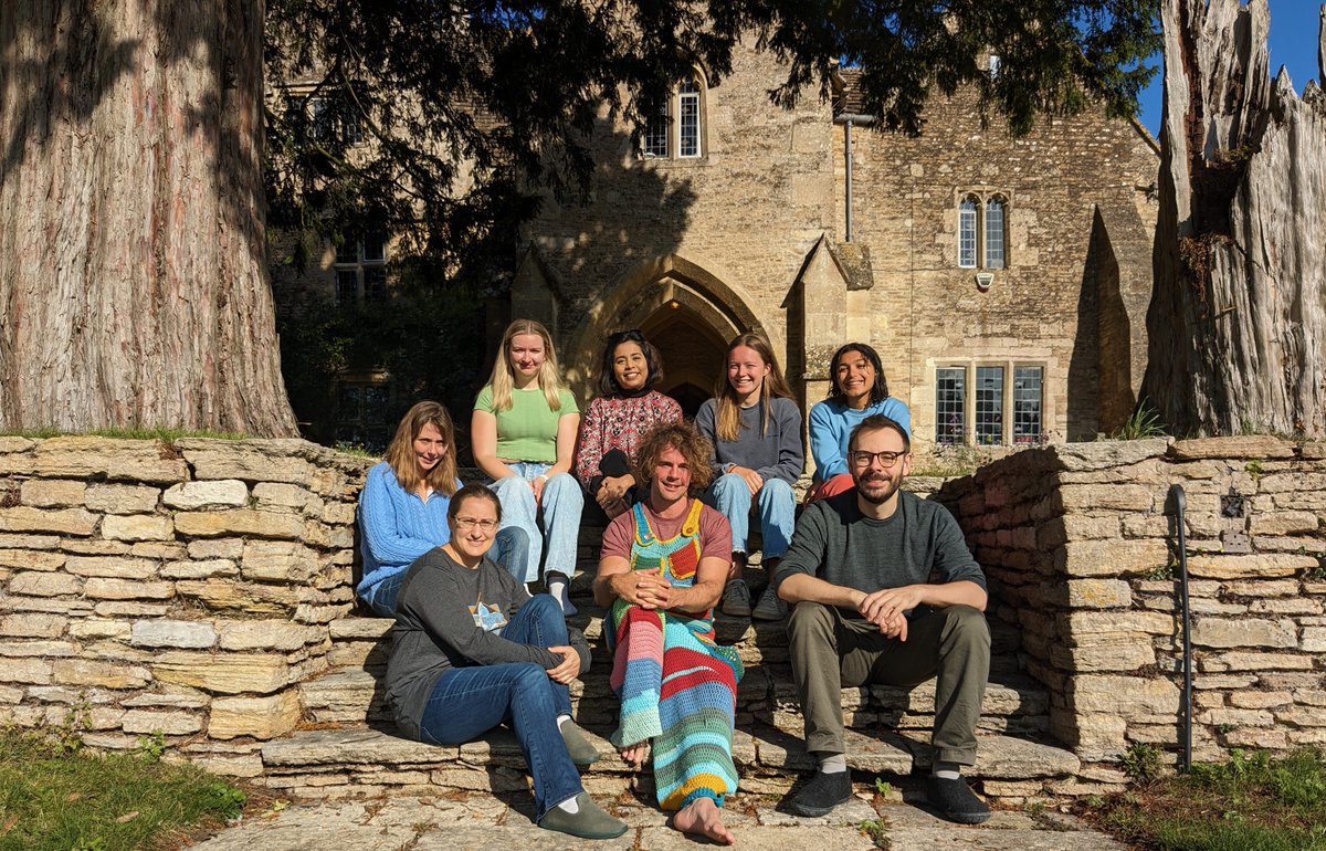 A 12-month RA position is available in our lab to work along with a postdoc on an <a href="/NIH/">NIH</a> funded project. Come join us <a href="/MRC_WIMM/">MRC WIMM</a> <a href="/MRC_MHU/">MRC MHU</a> <a href="/OxPaediatrics/">Department of Paediatrics</a> . Come join the #ChildhoodLeukaemiaResearchGroup Please RT.  Apply here: my.corehr.com/pls/uoxrecruit…