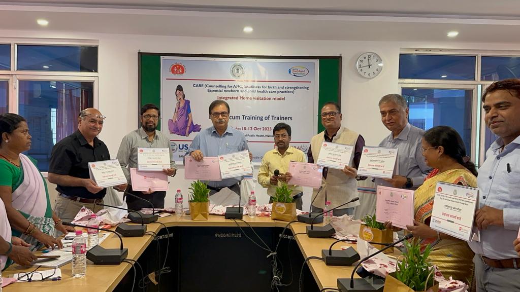 HLTH_JHARKHAND's tweet photo. @IPEGlobal
@usaid_india
@USAI_RMNCHA
#IPEGlobal 
Launch of CARE model (Counselling for ANC, Readiness for birth and strengthening Essential newborn and child health care practices) in Jharkhand by Shri Alok Trivedi, Mission Director, NHM, Govt of Jharkhand. https://t.co/uGDVODqZdr