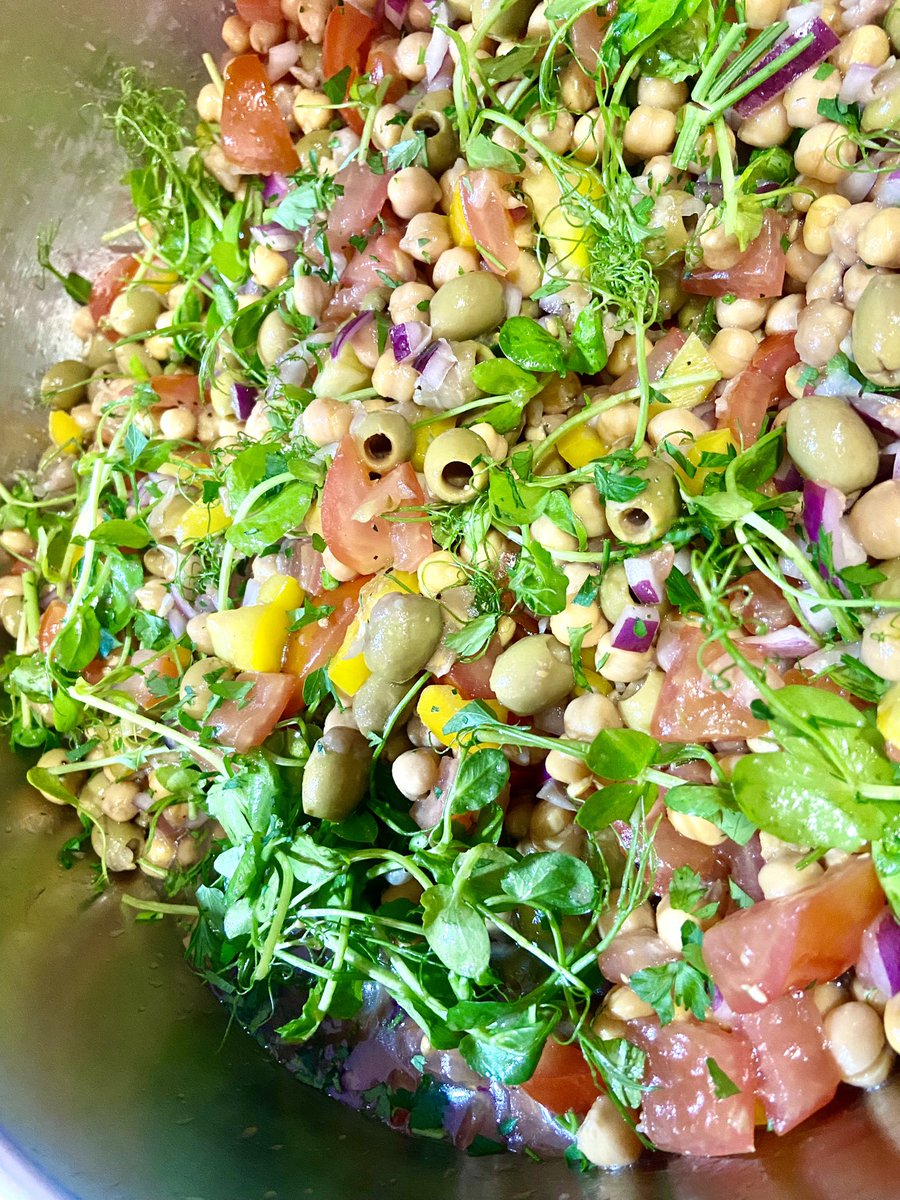 ChefEdwards68's tweet image. Amazing salad section for our Spanish 🇪🇸 Festival today!!! @TimFurn @SodexoUK_IRE @SodexoSchools @suniyah09 💃🏾🕺🏼💃🏾🕺🏼💃🏾