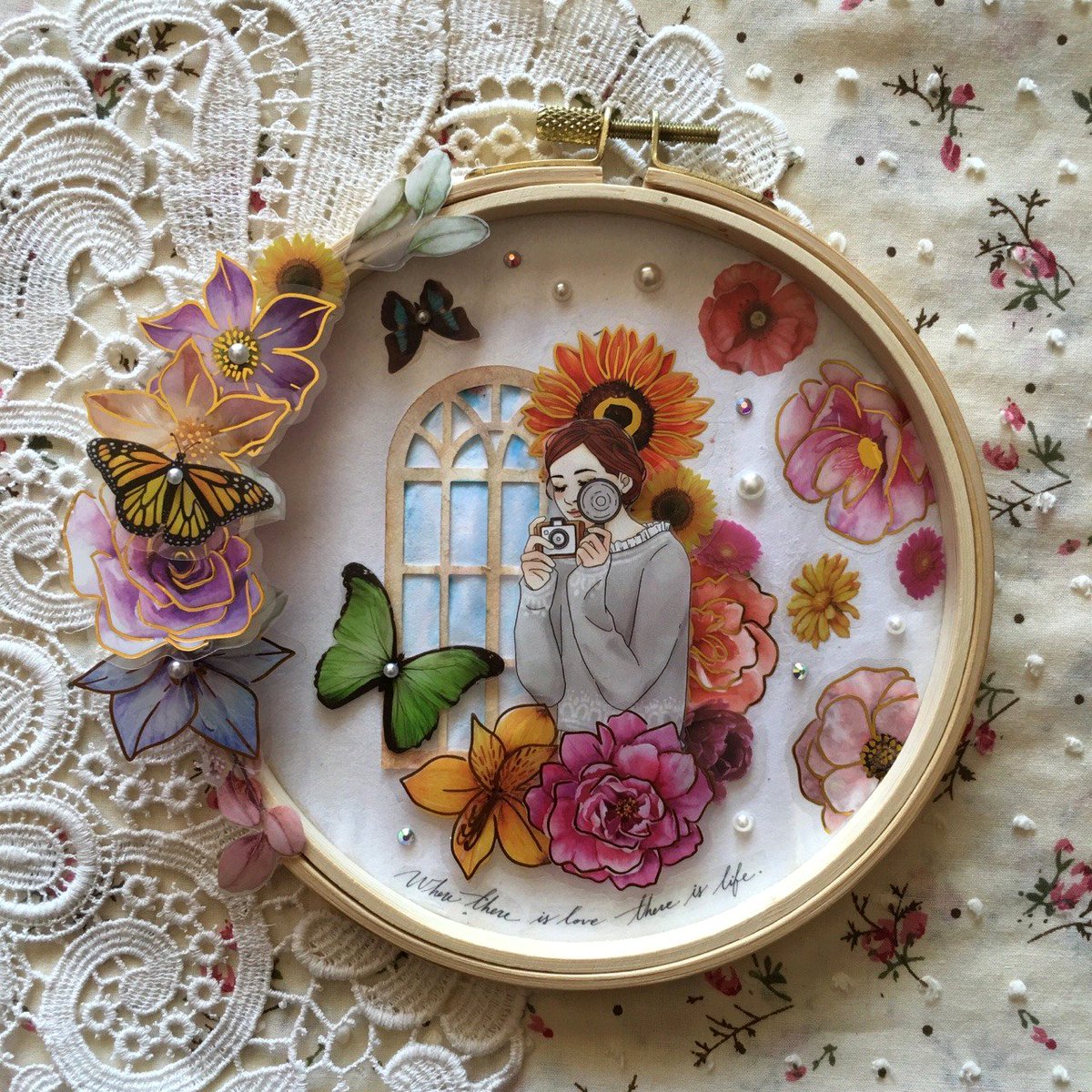 ChristineS2407's tweet photo. “ The Butterfly Greenhouse ”
( made with an Embroidery Tambour)
- Christine Simon ; Ma Réalisation Scrapbooking
#scrapbooking #passion #sticker #FLOWER #art #Paper #create #scrapbook #addicted2paper #creation #idea #inspirational https://t.co/OA4H0z2FV6