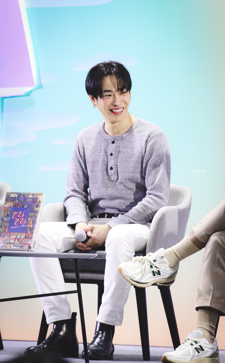 sixxoctober's tweet photo. คนที่น่ารักที่สุดในโลกของนุช🥳  @peckpalit  
#เป๊กผลิตโชค #Peckpalitchoke  #ComingofAgeFansignEvent
 #palitgallery https://t.co/hWHXXO5wBG