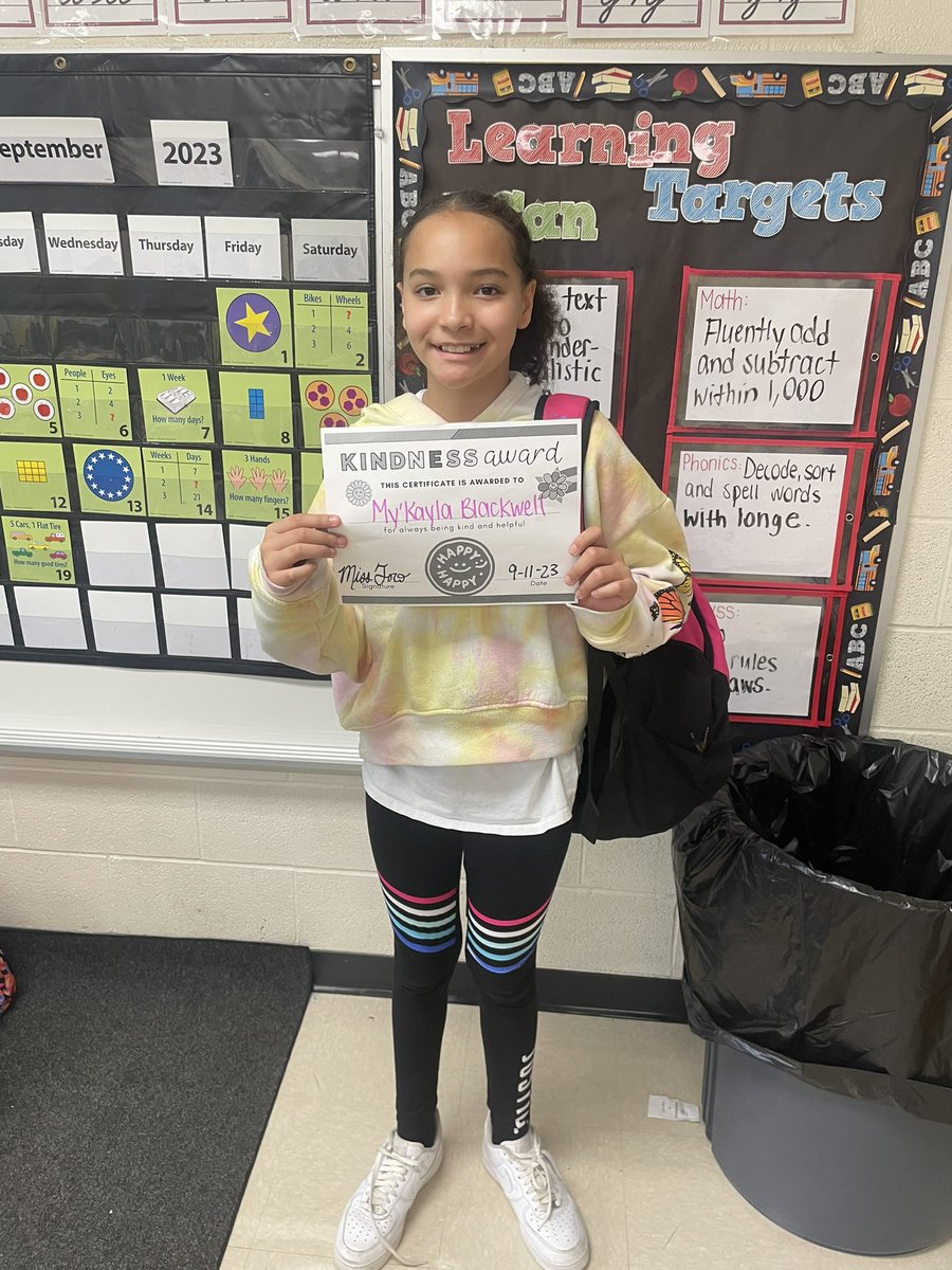 misstoroWCS's tweet photo. And our kindness award winners! (One not pictured) 🩷 @warrenschools https://t.co/PGN2HY7jrY