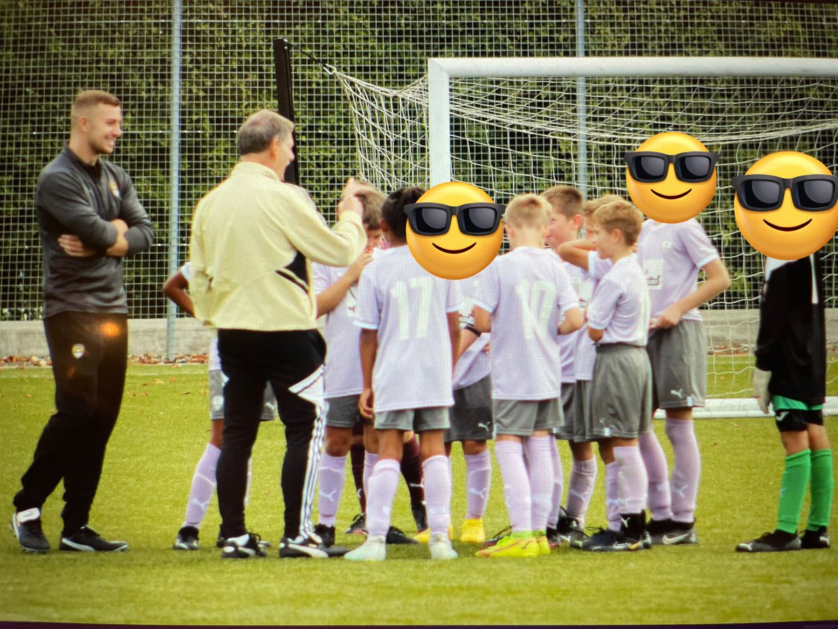 Mr Hallam tweet media