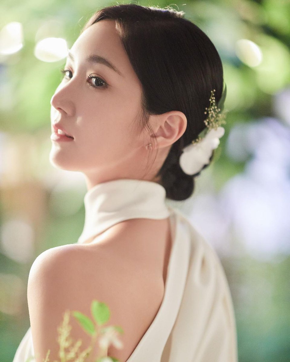 Panda419JJRYOS6's tweet photo. As on OT7 Panda, I was surprised with announcement. It's kind of mixed emotions. Anyways Congratulations Yookyung to you Marriage https://t.co/QT3f5QDt4F