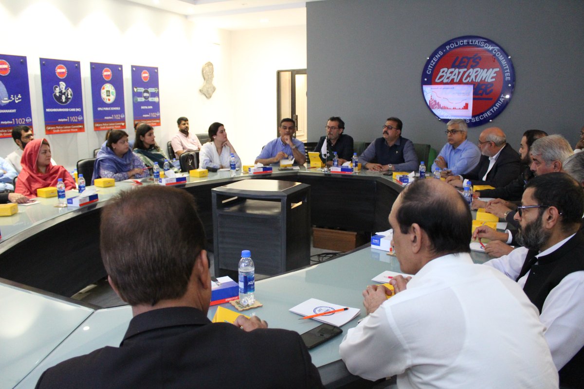 CPLCSindh's tweet photo. [KARACHI] - On October 12, 2023, officials from #TechnicalWorkingGroups of #KPK and #Balochistan (organized by #UNWomen) #visited the #CPLC Central Reporting Cell at the #SindhGovernorHouse. They were given a presentation on the scope of work/functions of #CPLCSindh. https://t.co/QLO1VcVXTQ