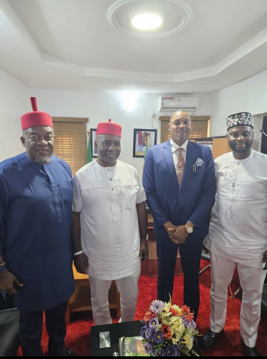 ibeziifeanyi's tweet photo. Yesterday, my Brother &amp; distinguished Senator, Sen. Dr. Patrick Ifeanyi Ubah, @Dr_IfeanyiUbah paid me a visit.
We discussed a lot maka ọdịmma Anambra, and oganiru Alaigbo.
Hopefully, we are going to get it right in our time.
Thank you for stopping by, EbubeChukwuụzọ na Nnewi. https://t.co/l7Wc3EXPsf