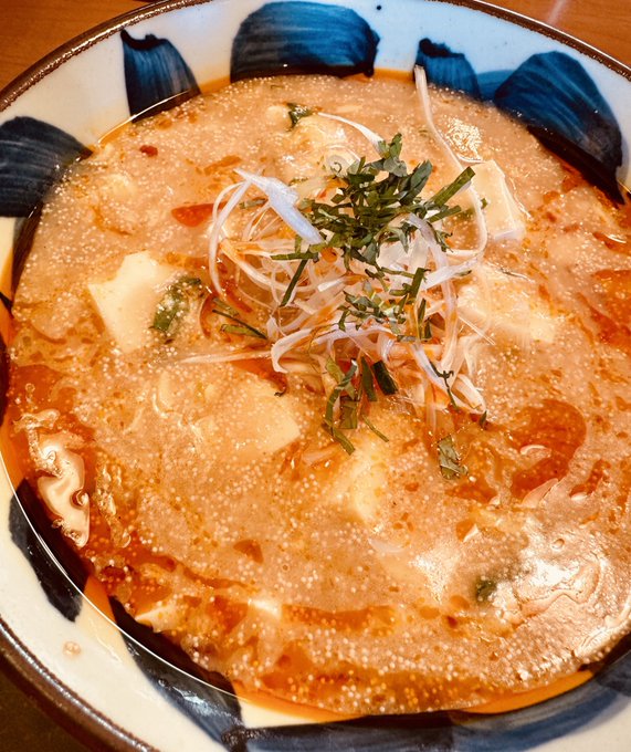 たらこ湯麺といふ謎のメニューを食べたが…なんとも不思議な麺だった(🍜味は不味くは無いが、特別美味しいってわけでもないが、なんつったらいいか迷う味 