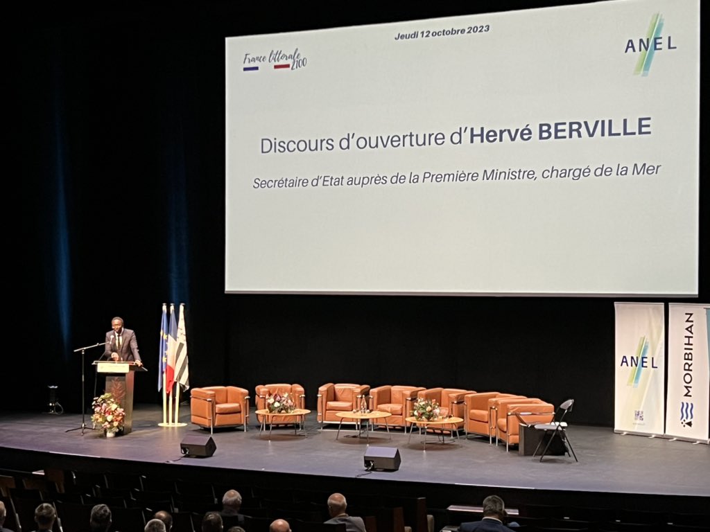 MairieBonifacio's tweet photo. Le Maire @OrsucciJC, l’Adjointe aux affaires portuaires et à l’environnement @MJoCulioli et le directeur de cabinet @PieracciLeo assistent au congrès annuel de l’@anel_asso qui se déroule actuellement à #Lorient.

Le congrès de l’#ANEL est un moment important pour nos collectivités littorales qui font face à des problématiques similaires telles que la crise du logement, l’utilisation de la ressource en eau ou encore la gestion des flux touristiques.

Après l’Assemblée Générale de l’association qui a eu lieu hier, le congrès a été officiellement ouvert ce matin par le Président de l’#ANEL @YannickMOREAU et le
Secrétaire d’État en charge de la Mer @HerveBerville.
Ce dernier a notamment salué la présence d’élus de la #Corse.

Des tables rondes et des ateliers sont organisés aujourd’hui afin que les élus et partenaires institutionnels débattent, proposent ensemble des solutions.

En sa qualité de Secrétaire général adjoint de l’association, le Maire @OrsucciJC présidera cet après-midi un atelier sur la ressource en eau où les initiatives municipales, tel que le dispositif de Réutilisation des Eaux Usées Traitées, mis en lumière lors des Rencontres Méditerranéennes organisées le 13 juin à #Bonifacio, seront mises à l’honneur.