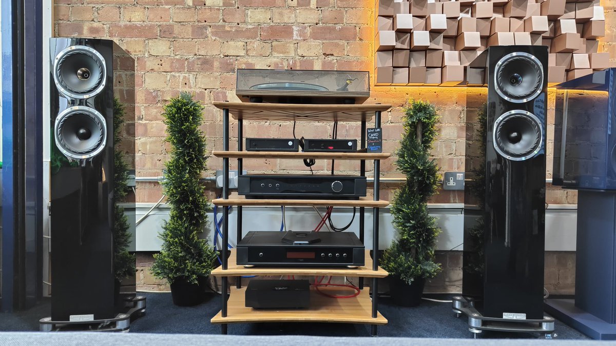 martinshifi's tweet photo. @FyneAudio @RegaResearch Event at Martins #HiFi 

A few highlights including the #Rega Naia

#hifisystem #turntable #music #planar8 https://t.co/ZHpJTrRfvB
