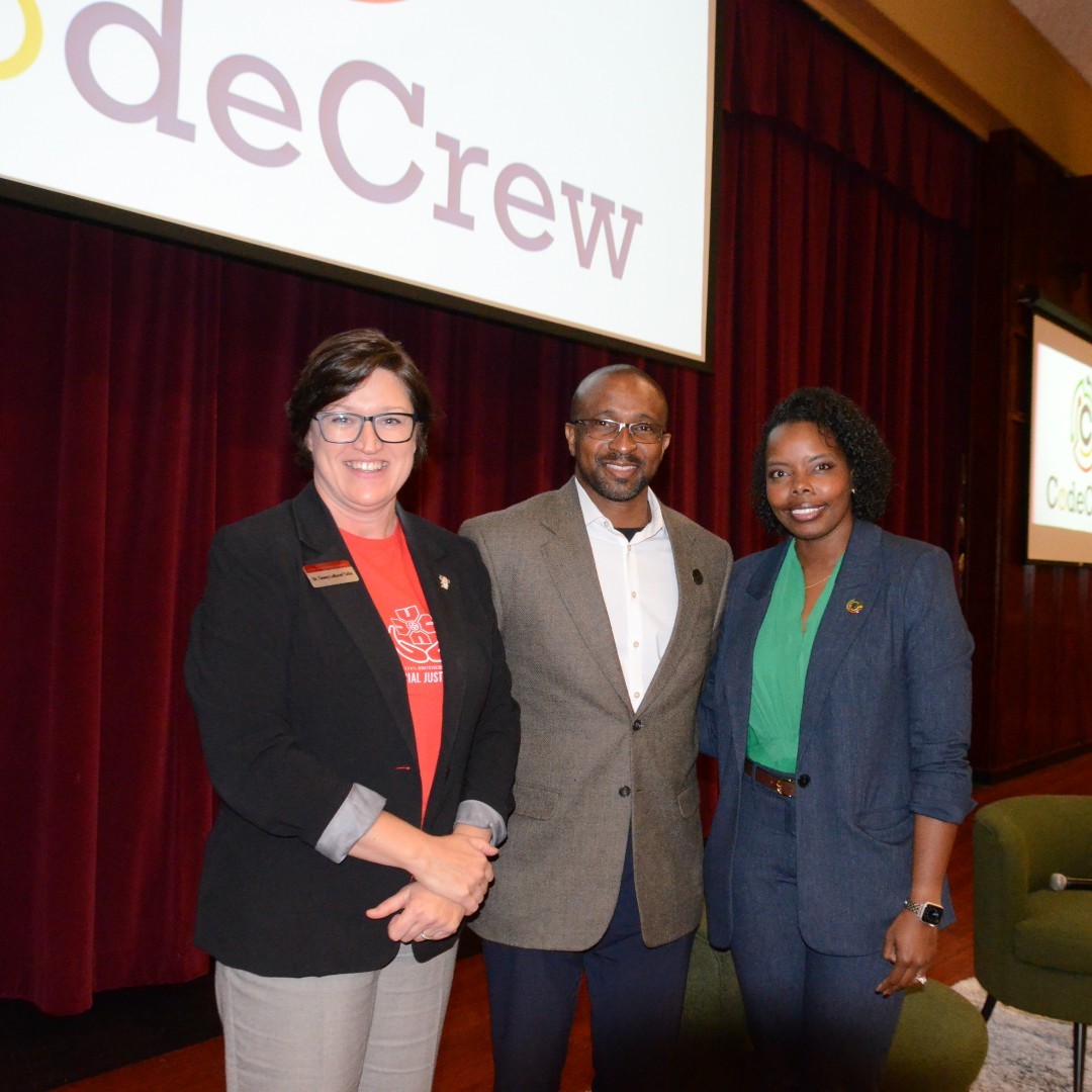 _CodeCrew's tweet image. Thank you to @FromCBU for giving us the opportunity to speak to prospective students, current students, faculty, and staff on campus on the topic of social justice and how we address it! #GritGrindCode #EntertoLearn #LeavetoServe #socialjustice