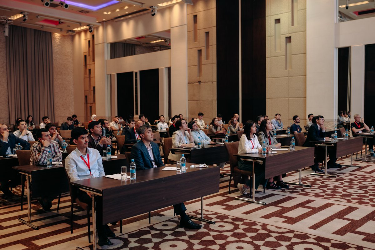 CentralAsiaOUG's tweet image. Our second speaker is Patrick Barel (@patch72). Patrick is currently is speaking about how to maximize your database potential. Participants are discovering how Oracle databases offer more than just data storage.
#casoug #octemea2023 #dushanbe
@oracleace @oracleugs