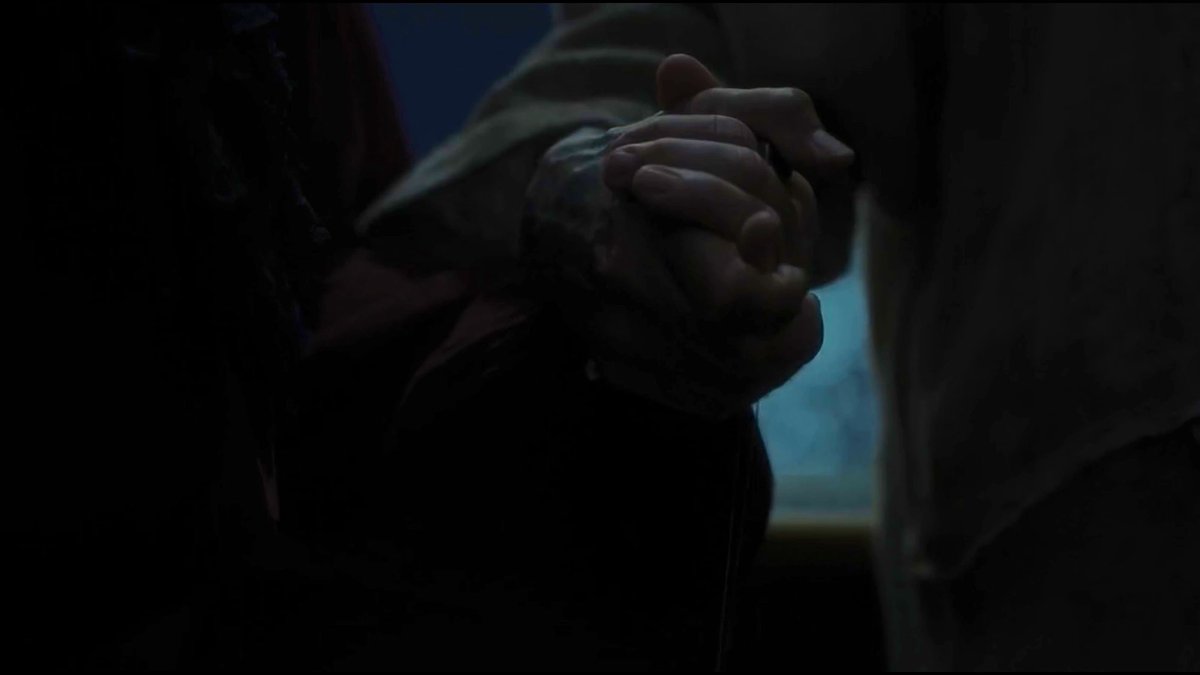 Sornamarin_'s tweet image. อะดูมือลูกกุค่ะ แล้วดูมือเอ็ด…ความกร้านโลกอะ ดูแข็งแรงปกป้องได้สุดๆ ความมือหยาบกร้านของฉัน ขอสัมผัสมือเนียนนั้นของเธอออออออ 😳
#OurFlagMeansDeath 
#OFMD2Spoilers 
#EdStede #BlackBeardBonnet