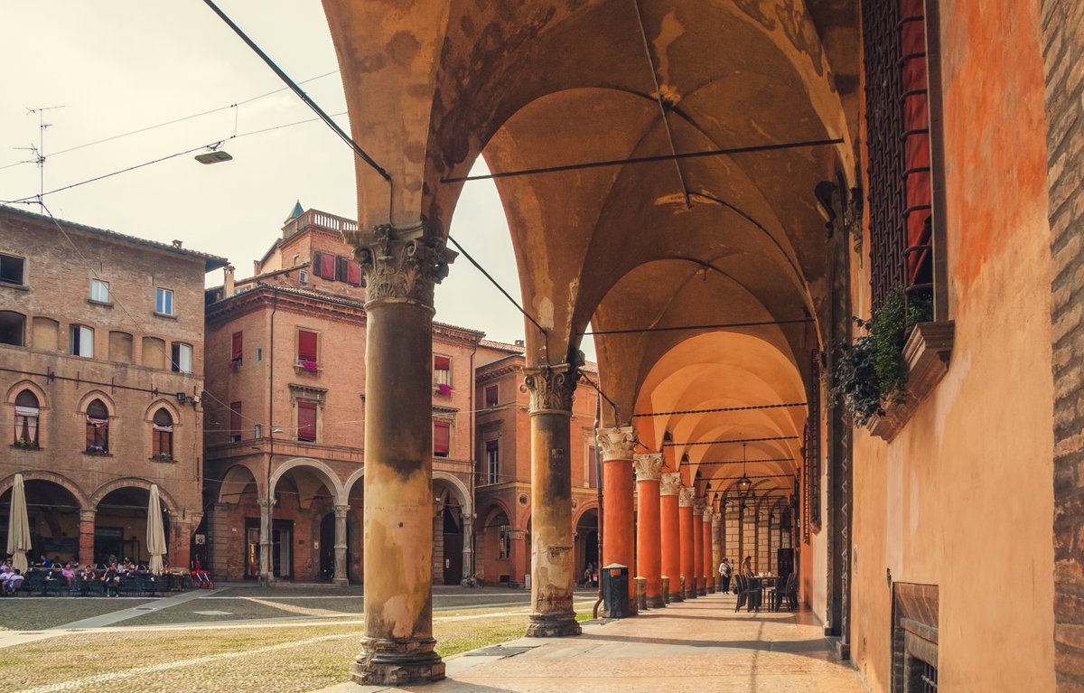 ItalyMagazine's tweet image. Delve into Bologna's medieval past with this walking guide around its well preserved historic center: bit.ly/3tvp8pX