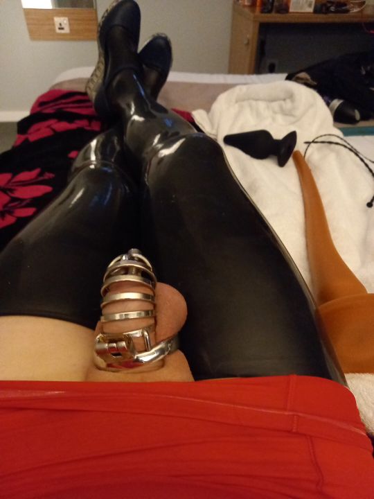 KaraSteel2's tweet photo. @GoddessLucie_x The struggle is real.. but I love it! https://t.co/rY0BqBxoOA