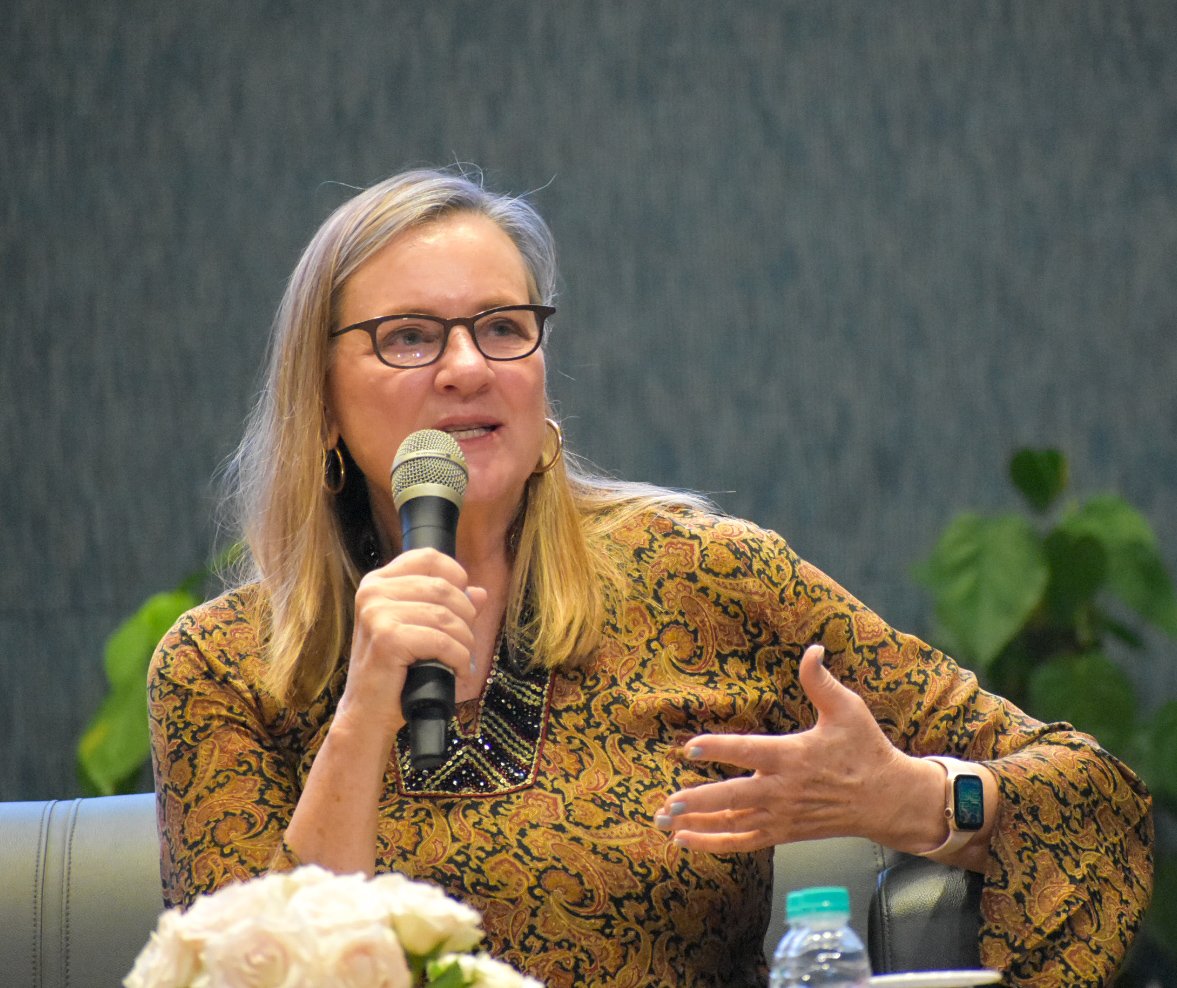 Int’al Gender Research Conf👩‍🦰:

To widen the scope of Climate Finance, we need to show when we work by & for women through exact data matrix, we get climate solutions faster, better and more sustainable - @wilde_vicki, @gatesfoundation.

#GENDER2023 #GenderInAg