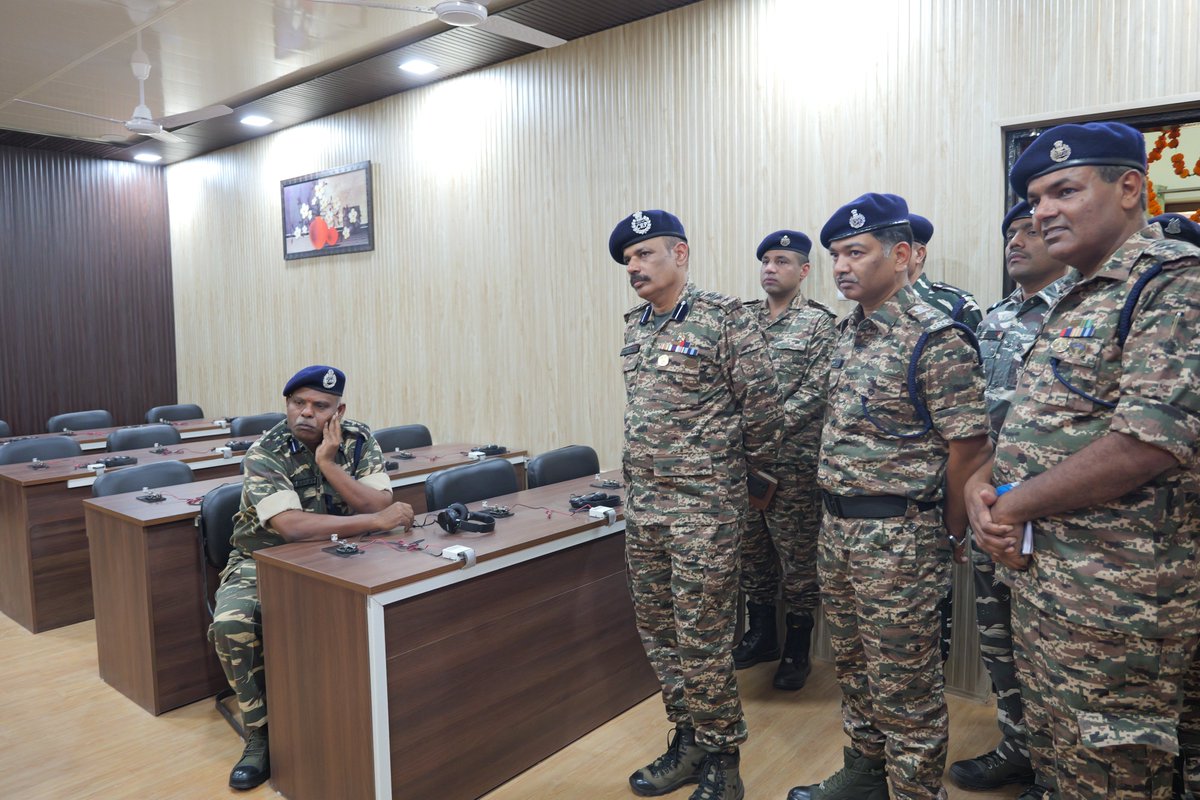 Comdt1Sigbn's tweet photo. In a significant step forward for the CW Communication in CRPF, the inauguration of the MORSE LAB at 1 Signal Battalion by Sh. Rajesh Kumar Sahay, DIG Signal Range marks a momentous occasion. 🧵 https://t.co/tqQgZeo9cO