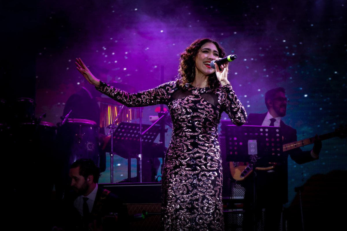 El corazón de #Metepec se llenó esta noche de recuerdos, emoción y nostalgia al ritmo de <a href="/BigBandJazzMx/">Big Band Jazz de México</a>.

Gracias por compartir su talento y su magia. Gracias por ser parte del Festival Internacional Quimera 2023. 

Son unos grandes. 👏🏼

#Quimera2023
#MetepecBrilla