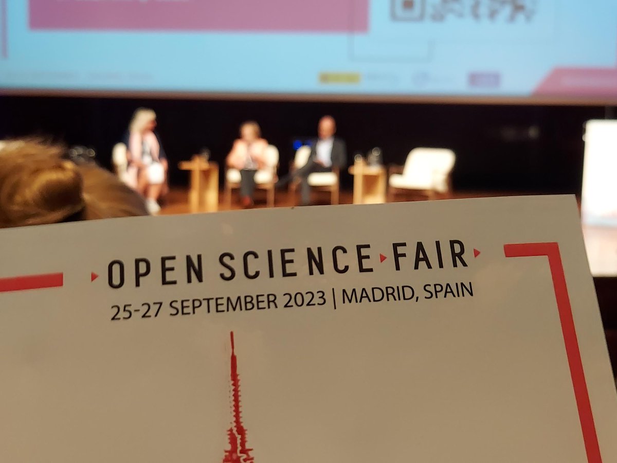 AvoinTiede's tweet image. Tekoäly, vastuullinen arviointi ja kansalaistiede olivat keskustelun ytimessä Open Science Fair 2023 –tapahtumassa Madridissa syyskuun lopussa. #AvoinTiede #OSFAIR2023

Lue kooste tapahtuman teemoista linkin takaa 👇avointiede.fi/fi/ajankohtais…