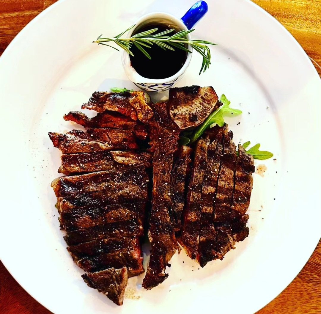 TheShackAsia's tweet photo. Calling all Steak ❤️ Lovers!
Today and tonight at The Shack Pattaya and The Shack Bangkok get 1 FREE side dish with any 300g or 400g Premium Australian Jack's Creek Pure Black Angus MBS3 or Pureblood Wagyu MBS9 Steak 😍
#Bangkok #Trending #THAILAND #bangkokfood #silom #dinner https://t.co/KS1SakVYqU