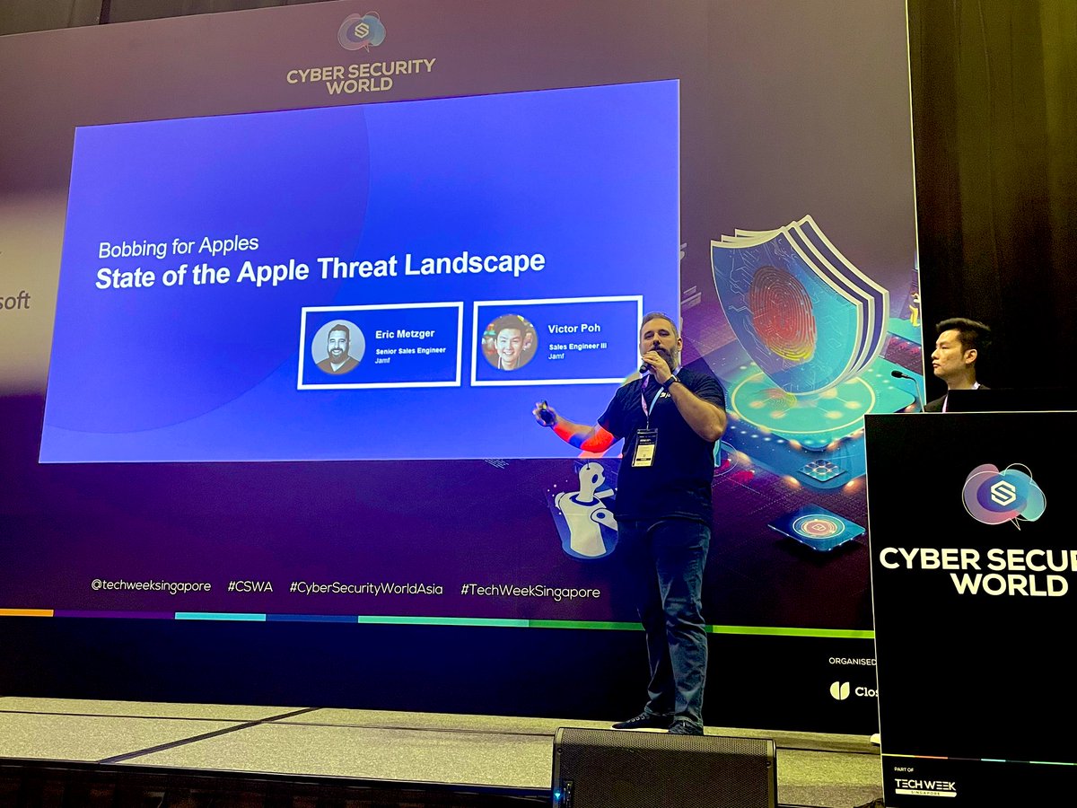 Lazy2Hack's tweet photo. Eric Metzger and Victor Poh from @JamfSoftware, on the “State of the Apple Threat Landscape”. 

#CSWA #CybersecurityWorldAsia #TechWeekSingapore https://t.co/3OdYVjRbPb