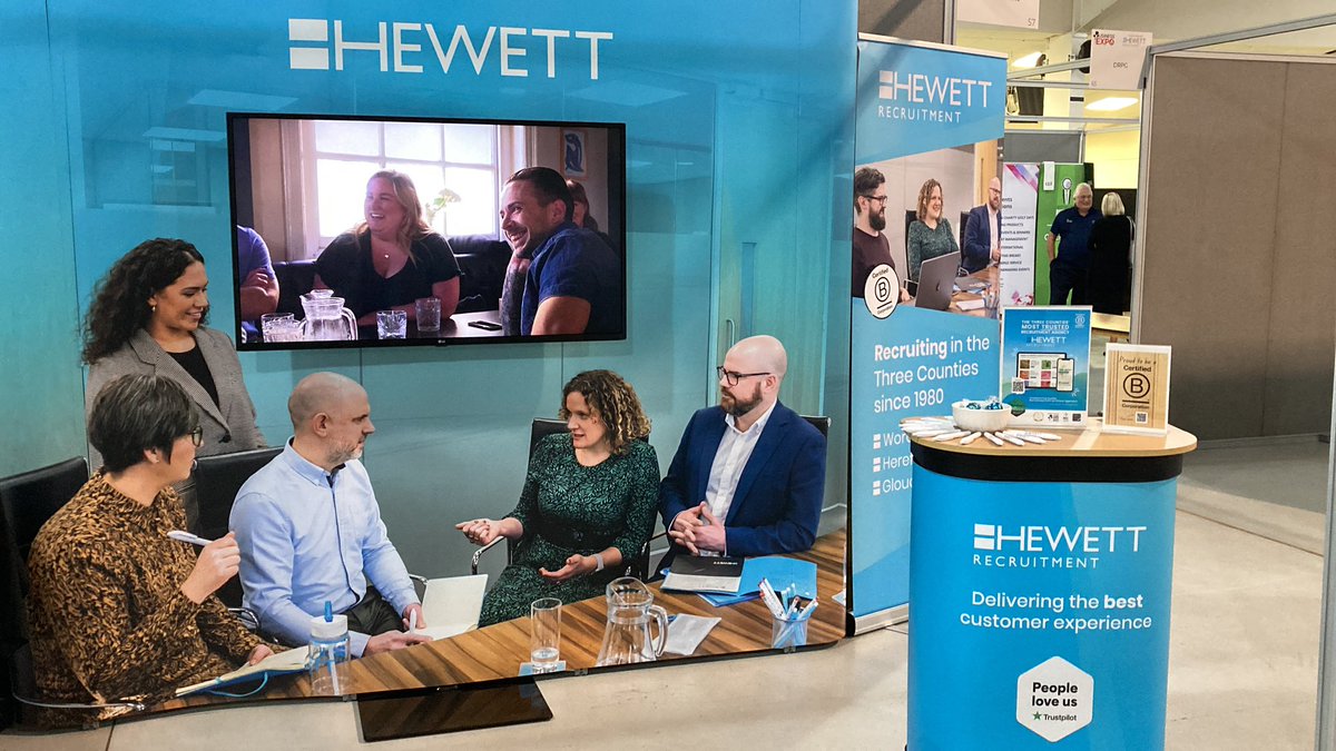 HewettBiz's tweet photo. All set up on stand 57 for the @HW_Chamber Business Expo today.
We have lots of fun stuff going on at our stand ✨

Looking forward to a great day ahead.

#HWexpo https://t.co/IiNtEyh0ry