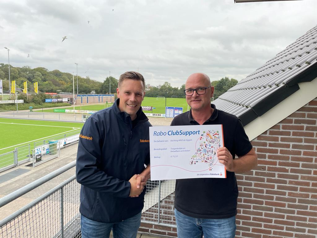 De Rabo Clubsupport actie heeft €712 opgeleverd. Een zeer welkome bijdrage!
 Dank aan allen die hun stem aan MVO de Siggels hebben gegeven, en de <a href="/Rabobank/">Rabobank</a> voor deze actie. 
Met deze steun kunnen we verder met onze wijk-initiatieven!

#Zwolle #zwollezuid #Rabobank