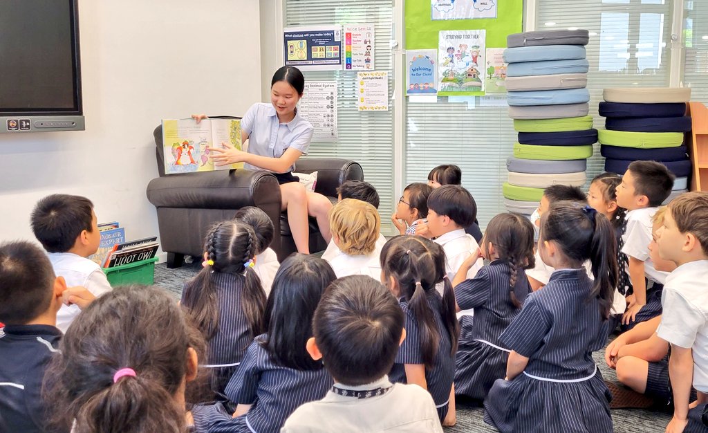 HarrowHKLib's tweet photo. Thank you to our senior student Alexis for a beautiful story time with Lower School pupils 🥰 https://t.co/7tLIBDN8Hm