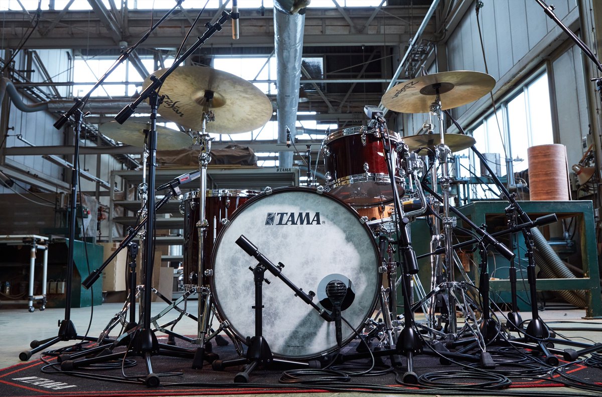 TAMADRUM_Japan's tweet photo. 【STAR Walnut DMW Finish】
中低音の効いたサウンド、そして歯切れの良い甘くファットなトーン。
ブビンガともメイプルとも異なる高級感溢れるサウンドが、このSTAR Walnutの魅力です。

▼STAR Walnut Drum Kits
https://t.co/dTyQI9D9OX

#tamadrums #tamastardrums #starwalnut #drums https://t.co/zwS5Lm5WQQ
