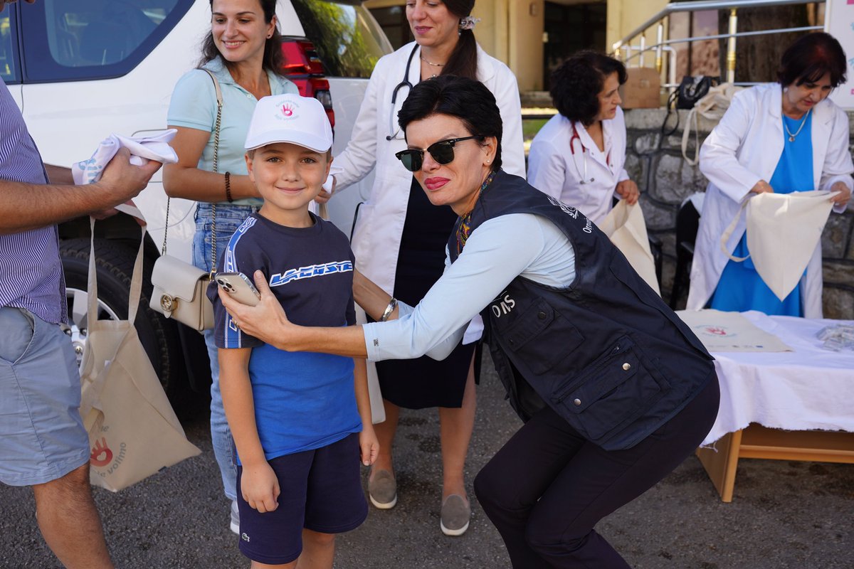 brajovic_mina's tweet photo. 📣In #Ostros
#WHO in the community‼️In partnership with #EU , #WHO continues supporting 🇲🇪 to promote MMR vaccination
#Vaccines save lives.
➡️No one left behind‼️
➡️No child safe, until every child is safe‼️
@oanacpopa @DragoslavScekic @MinZdravlja @ijzcg @OpstinaBar https://t.co/Q06BZamJvS