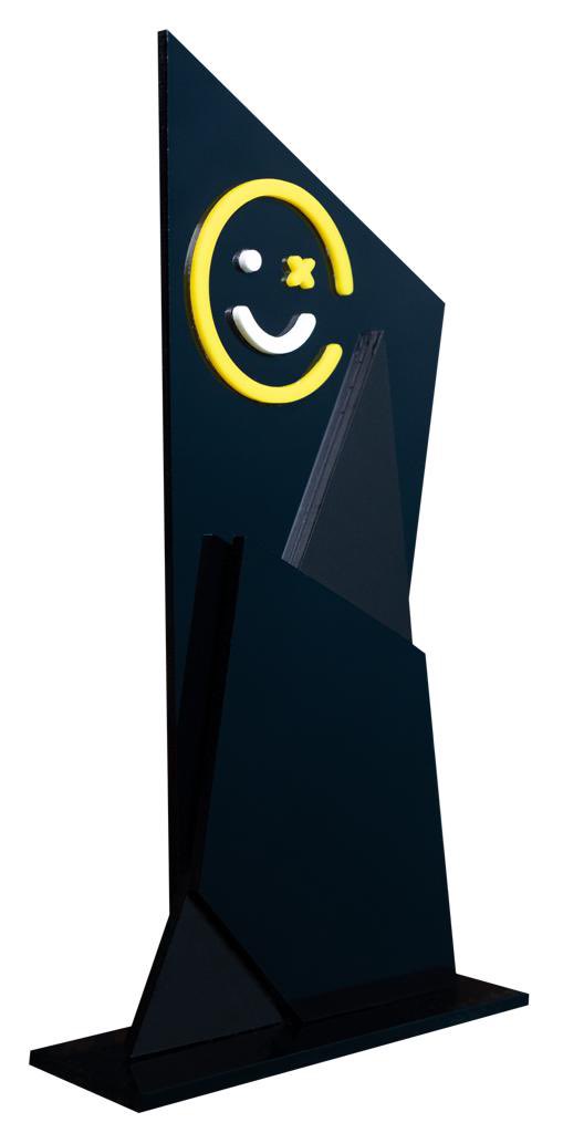 It was an honour to make the awards for the First Annual <a href="/HappyPunch/">Happy Punch</a> Awards! It was amazing to see all the winners collecting them. Thanks goes out to <a href="/KEEMSTAR/">KEEM 🍿</a> and the Happy Punch team for putting on the event and for inviting me up to see the awards go out in person ❤️