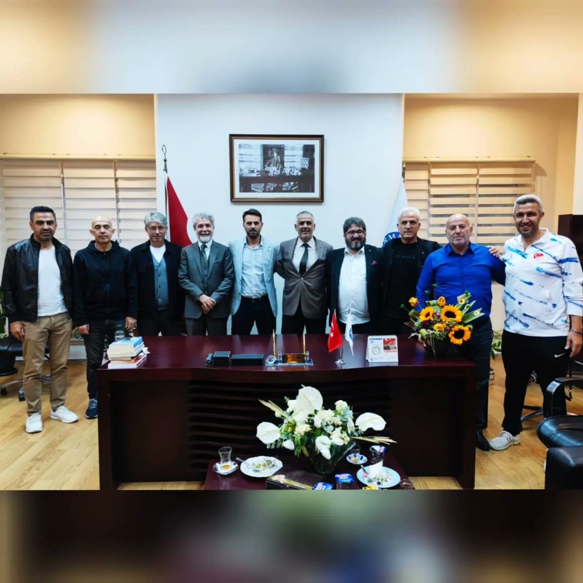 Marmara Üniversitesi Spor Bilimleri Fakültesi Dekanı olarak atanan TÜFAD İstanbul Şubesi Başkanımız Prof. Dr. @mehmetyorulmazlar hocamızı Yönetim Kurulu Üyelerimizle birlikte ziyaret ettik. Kendisine yeni görevinde başarılar diliyorum.