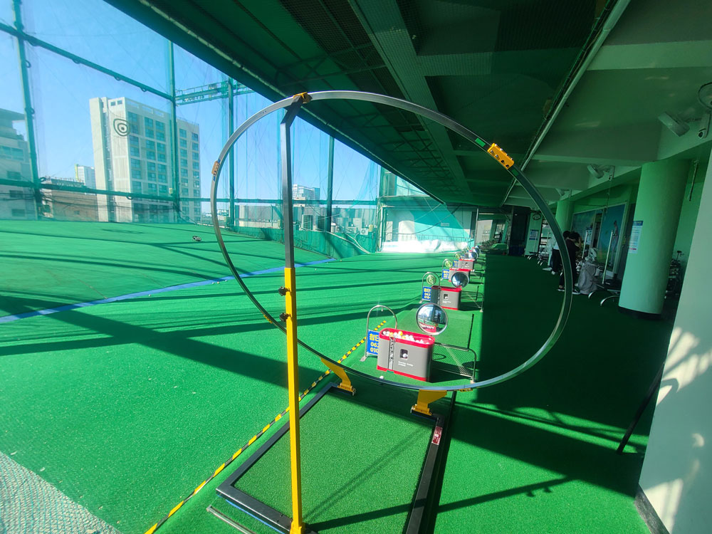 Proswing_Inc's tweet image. 광주 첨단스포츠 골프연습장
임프로님의 디테일한 스윙레슨~

proswing.kr
고객센터: 1899-6637
#골프레슨기구 제조 (주)프로스윙

#골프스윙교정 #드라이버스윙교정 #아이언스윙교정 #골프바디스윙교정 #골프레슨장비 #골프좌타교정기 #실내골프도구