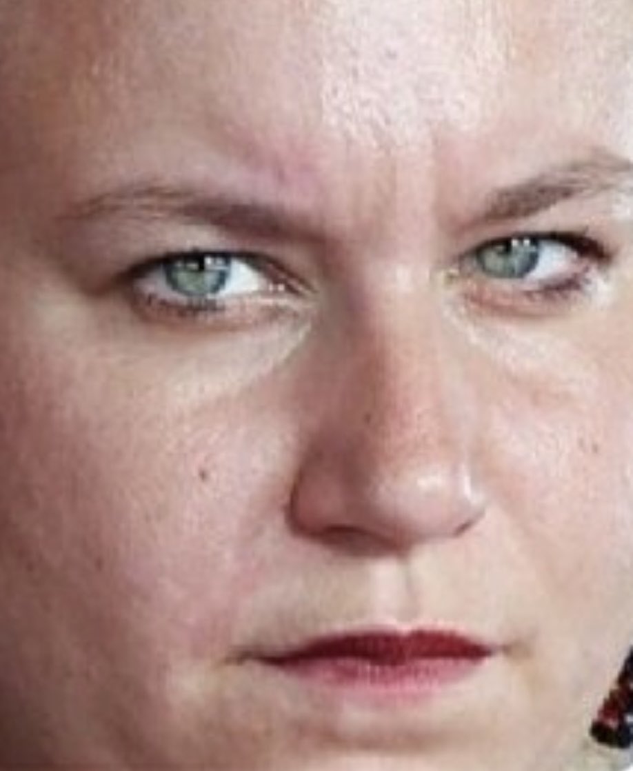 GeoffroyDidier's tweet photo. En refusant de qualifier le Hamas de terroriste, la députée #LFI Mathilde Panot est devenue la honte de la République. Exigeons la déchéance de son mandat, elle ne peut plus représenter la France! https://t.co/qxgWYiSx35